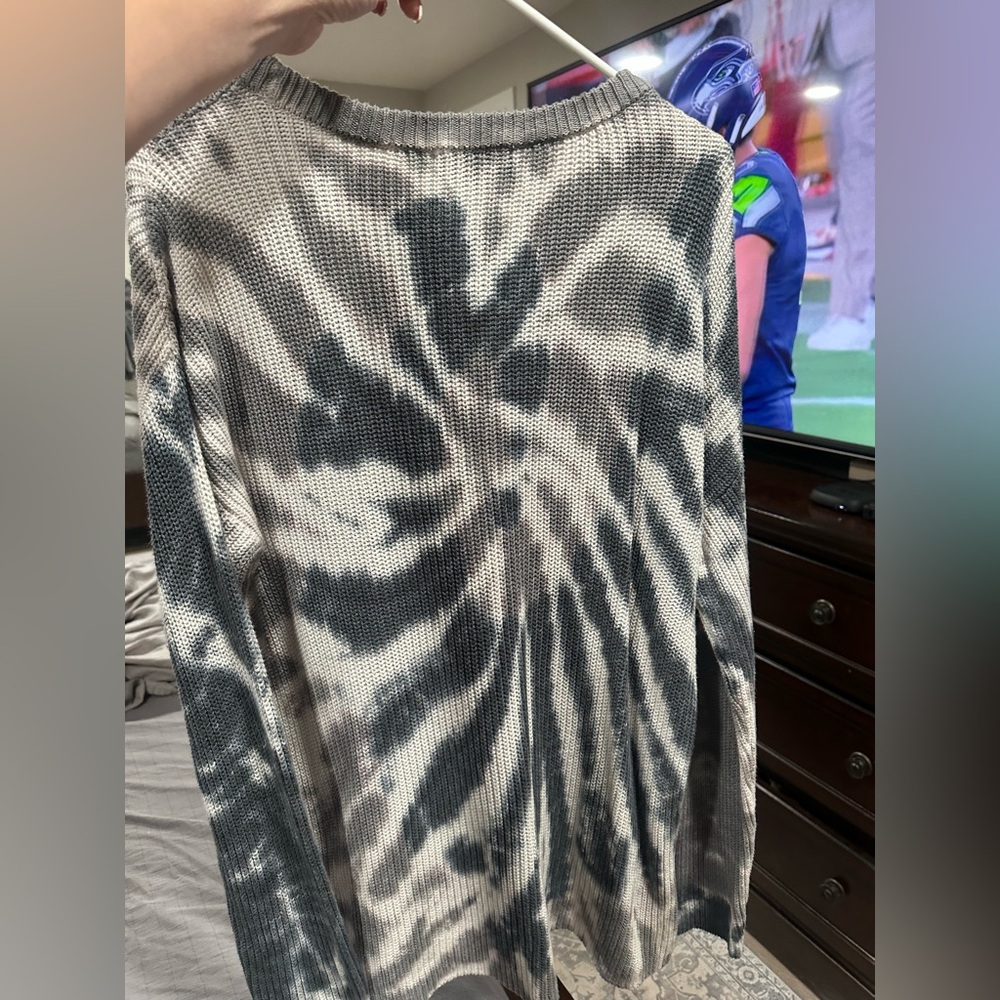 Belle by Belldini Tie-Dye Sweater Size xl - Picture 7 of 8
